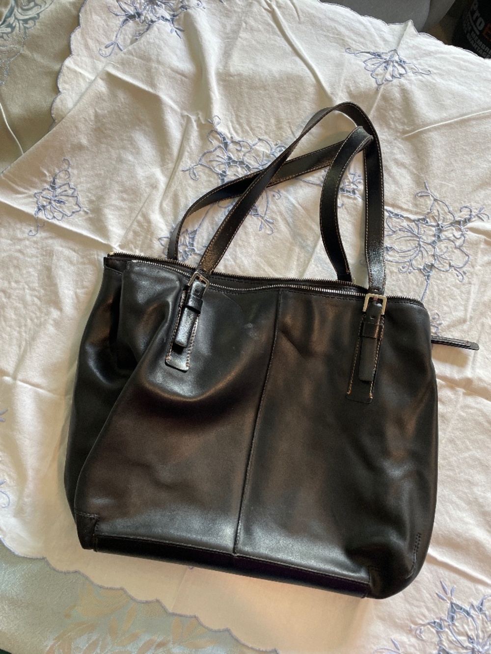 Black leather handbag Francesco Biasia